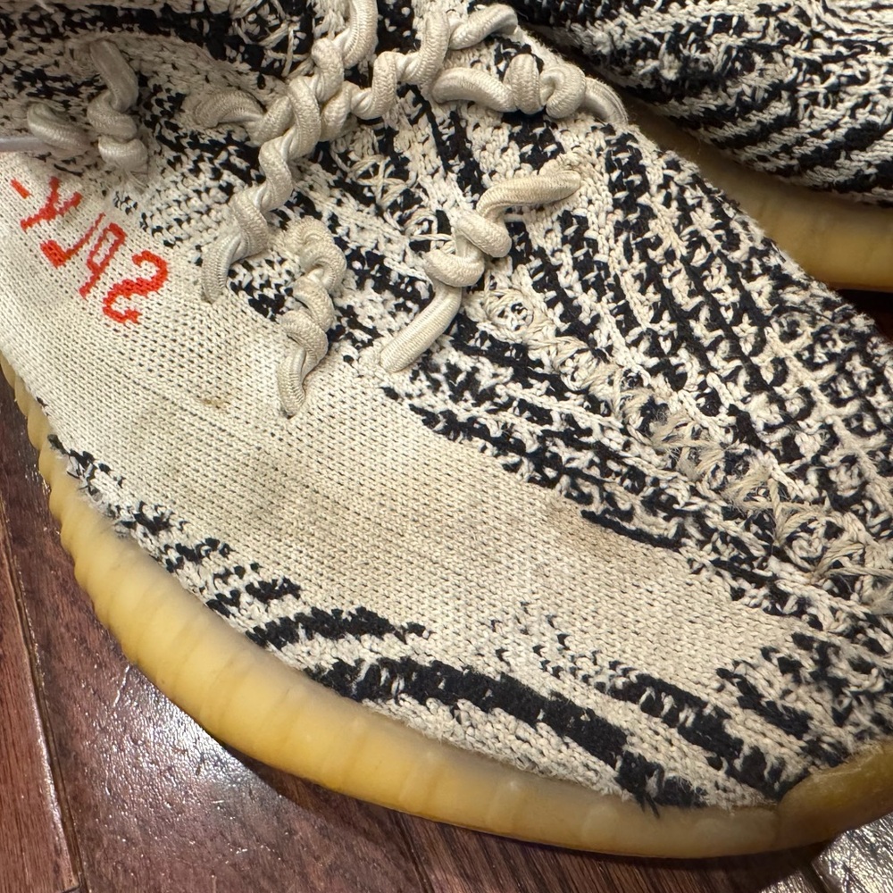 Adidas Yeezy Boost 350 V2 in Zebra Men’s Sz 11 Used Condition White Black Red - Picture 6 of 9